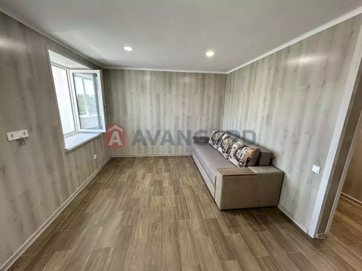 1 ��. ��������, 35/-/8 ��. �., 3/10 ������ ���� 8