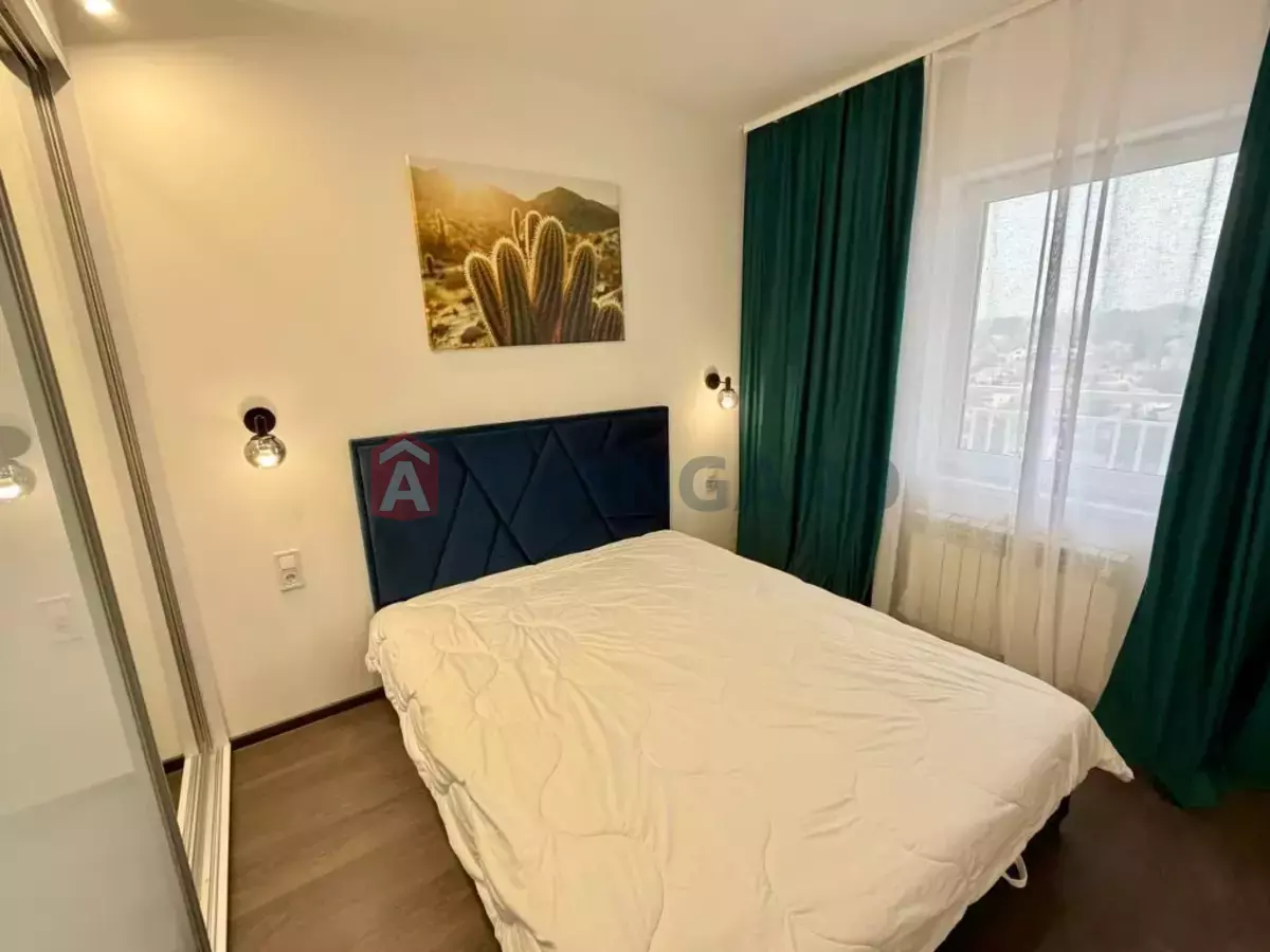 2 ��. ��������, 44/-/- ��. �., 8/10 ������ ���� 6