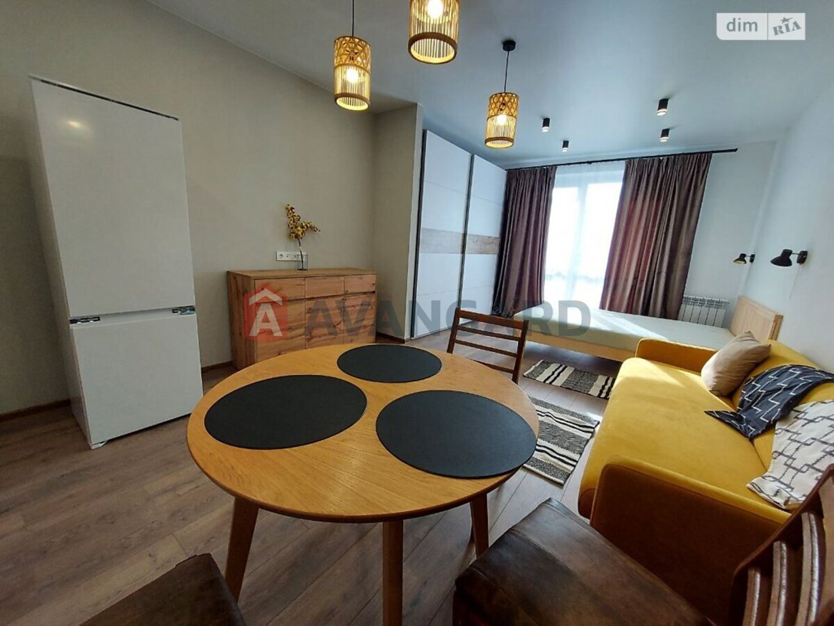 1 ��. ��������, 38/-/10 ��. �., 5/8 ������ ���� 9