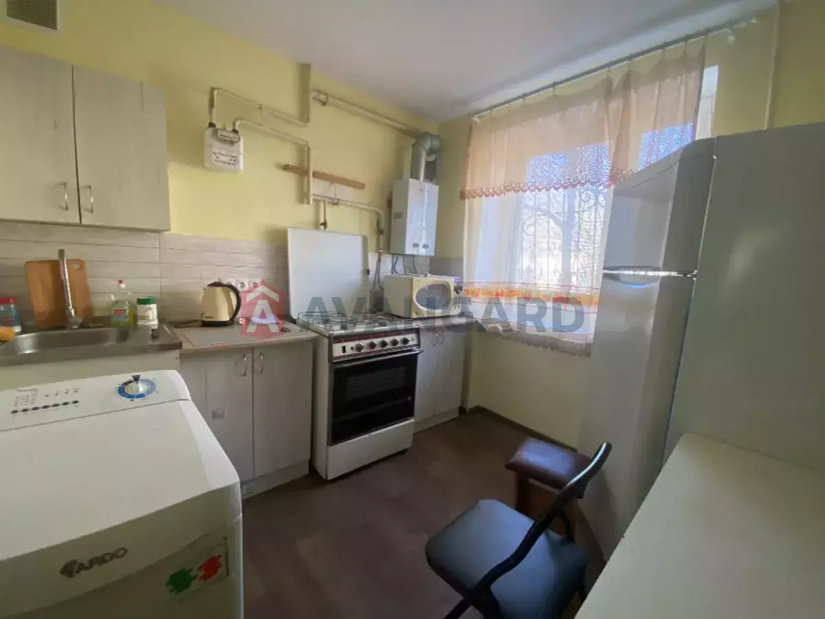 2 ����. ��������, 48/-/- ��. �., 1/5 ���� ���� 3