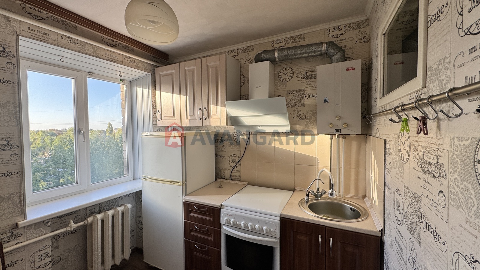 1 ��. ��������, 33/6/18 ��. �., 5/5 ������ ���� 3