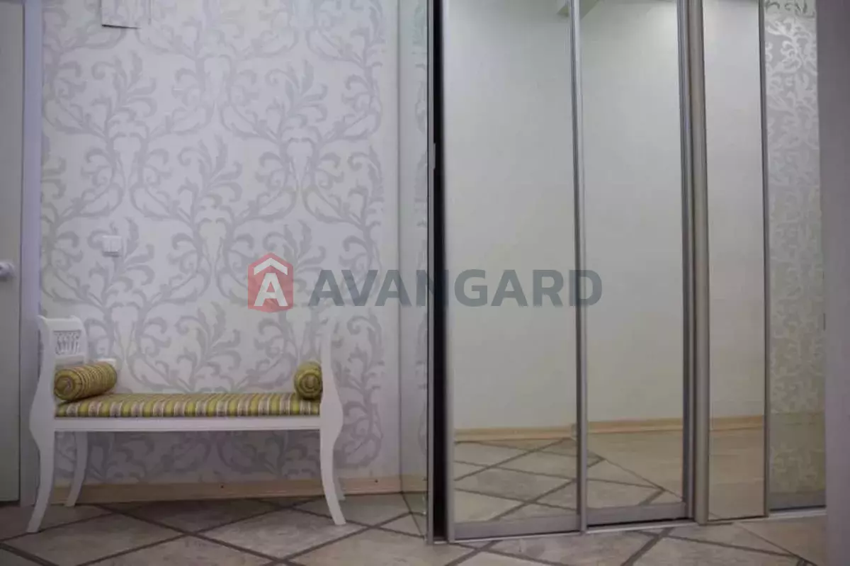 3 ����. ��������, 80/-/15 ��. �., 2/5 ���� ���� 4