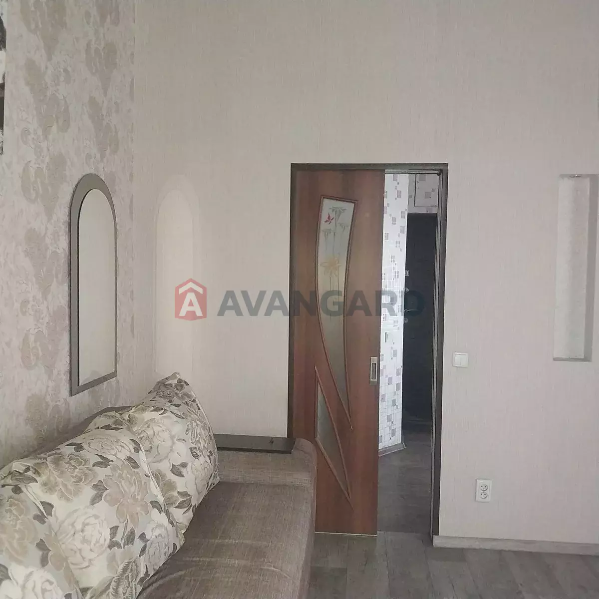 1 ����. ��������, 25/-/10 ��. �., 3/5 ���� ���� 4