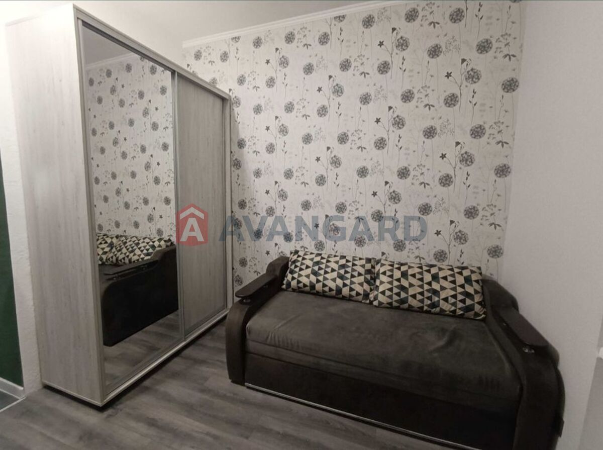 1 ��. ��������, 27/-/5 ��. �., 1/2 ������ ���� 1