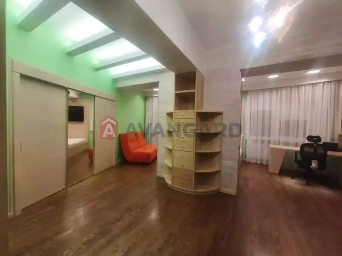 4 ��. ��������, 240/140/25 ��. �., 6/13 ������ ���� 15