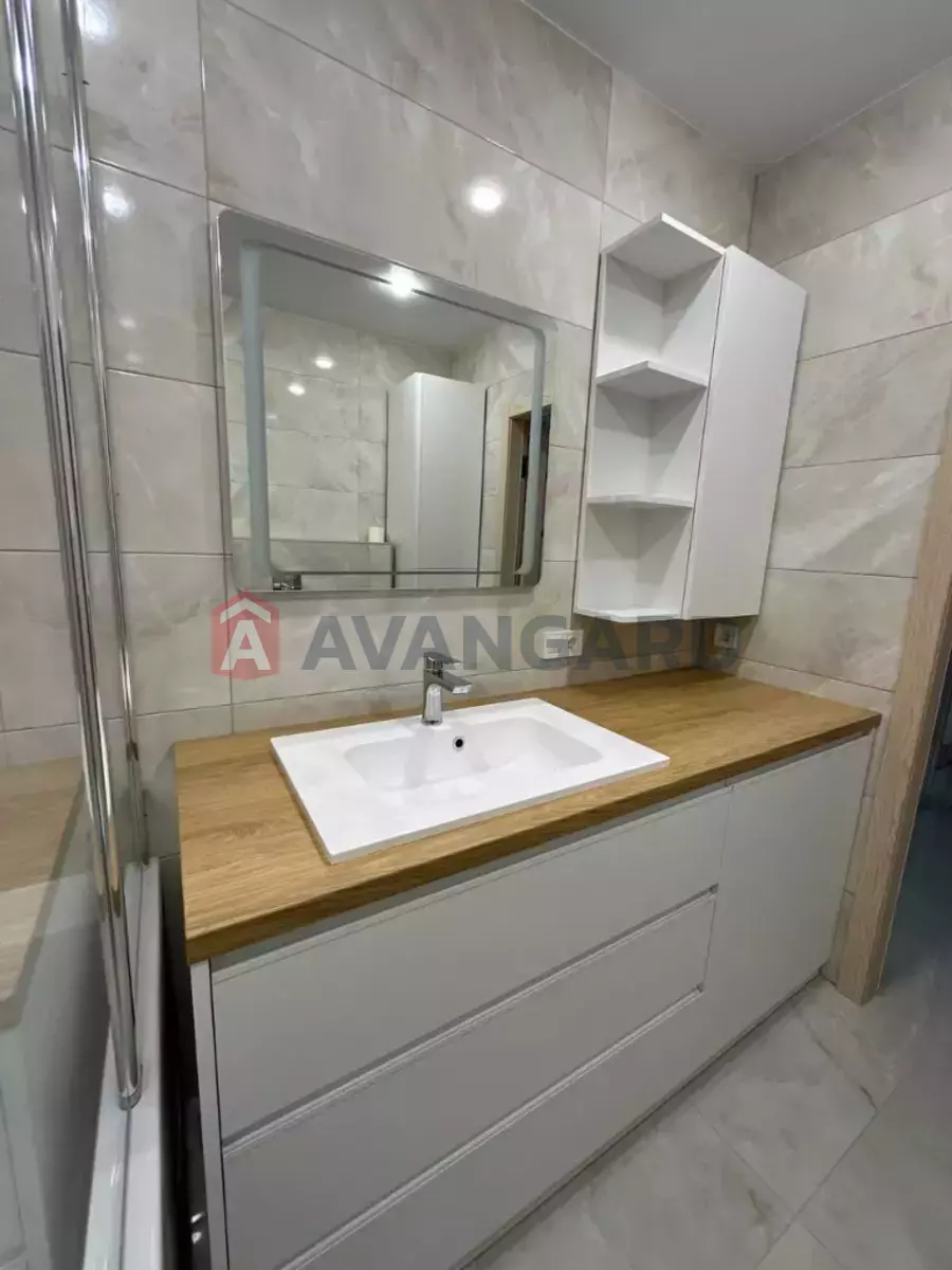 3 ��. ��������, 70/-/- ��. �., 4/10 ������ ���� 11