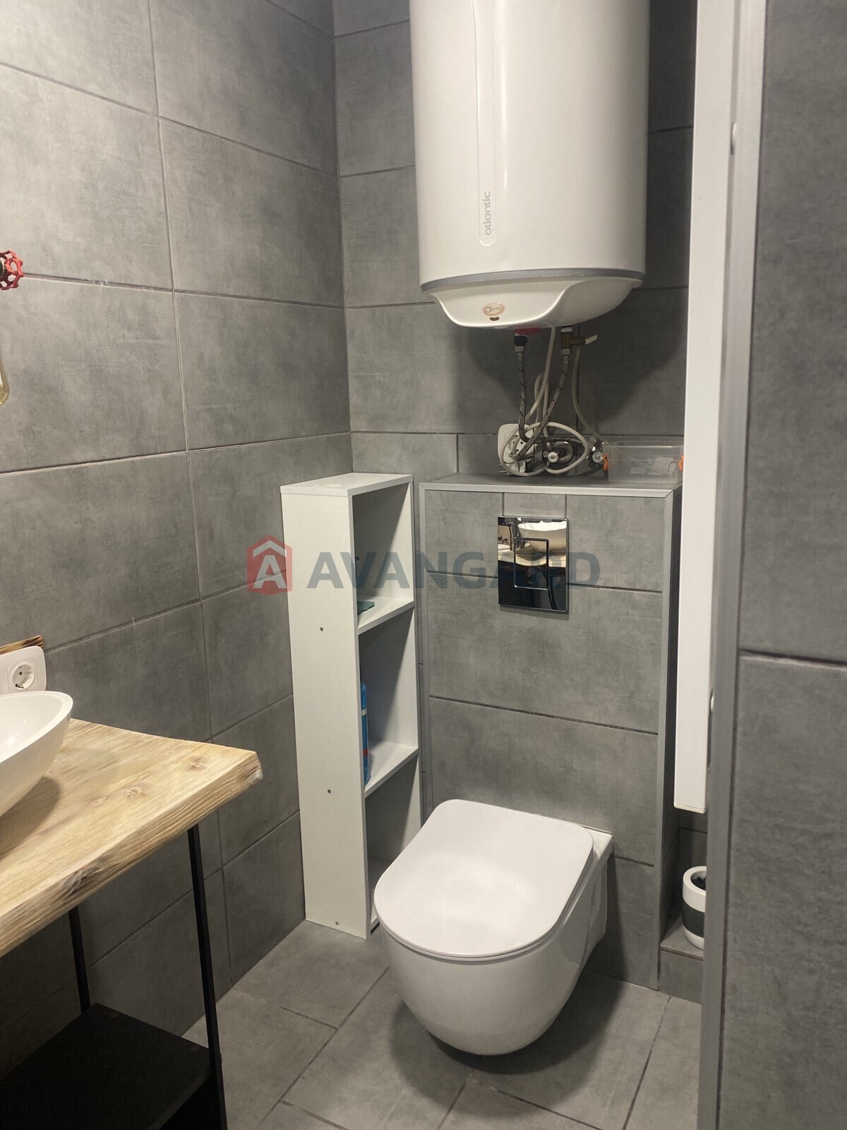 2 ��. ��������, 42/-/18 ��. �., 5/5 ������ ���� 6