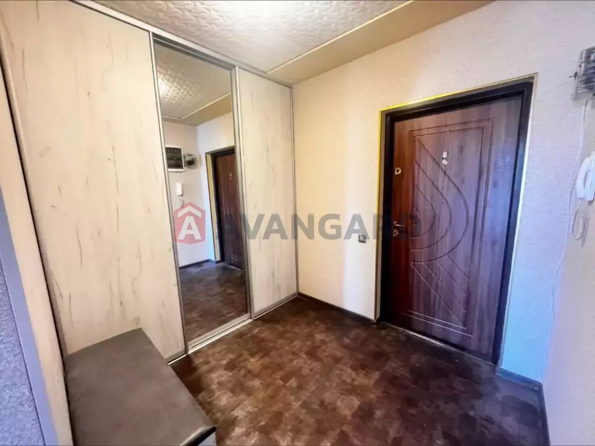 3 ��. ��������, 100/-/- ��. �., 2/16 ������ ���� 18