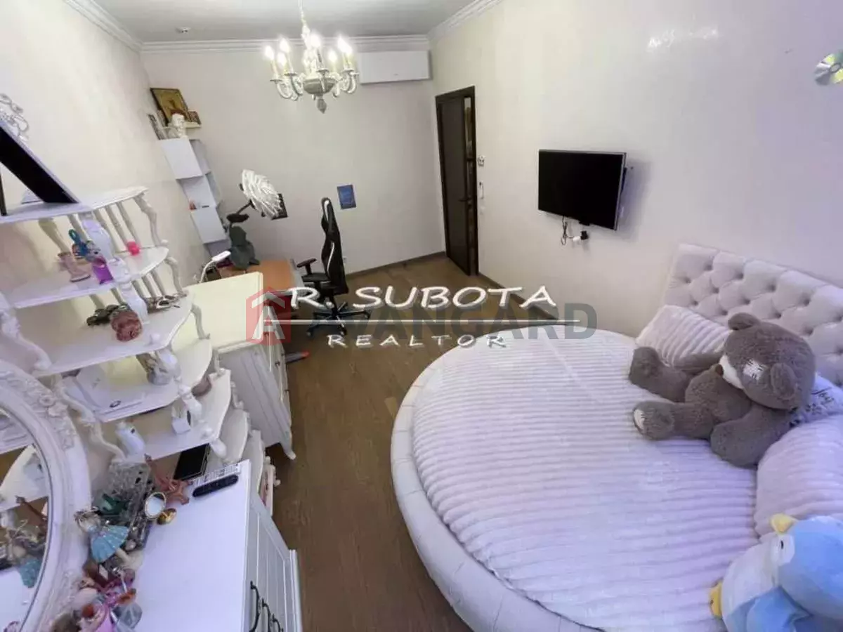 4 ����. ��������, 300/-/50 ��. �., 7/16 ���� ���� 11