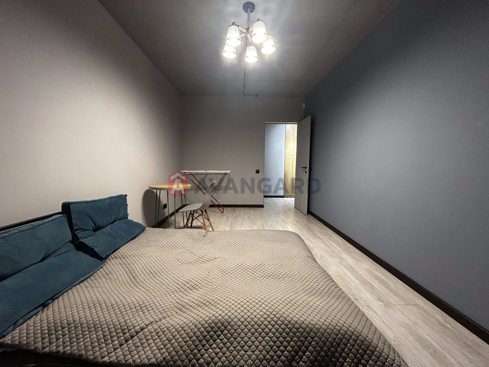 2 ��. ��������, 100/33/40 ��. �., 10-11/11 ������ ���� 19