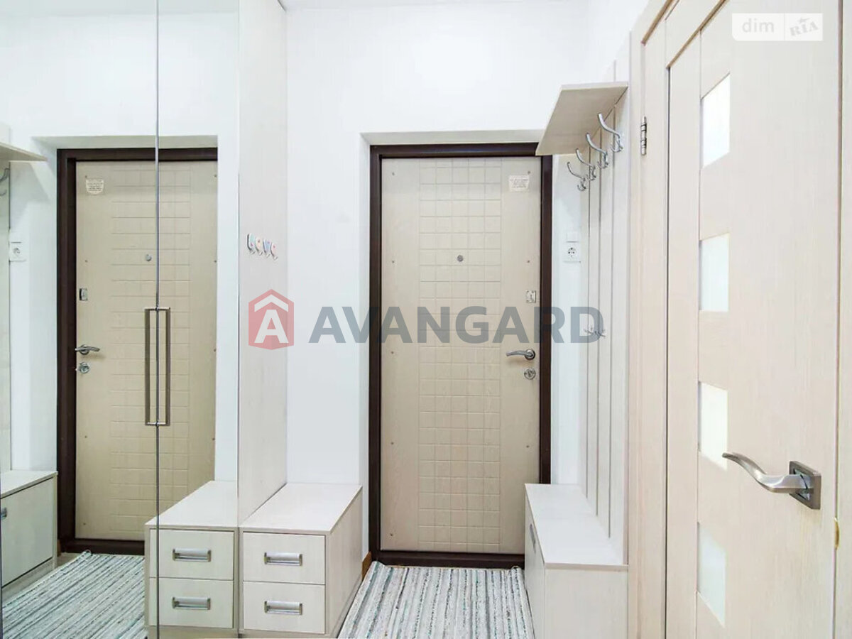 1 ��. ��������, 31/-/- ��. �., 3/17 ������ ���� 11