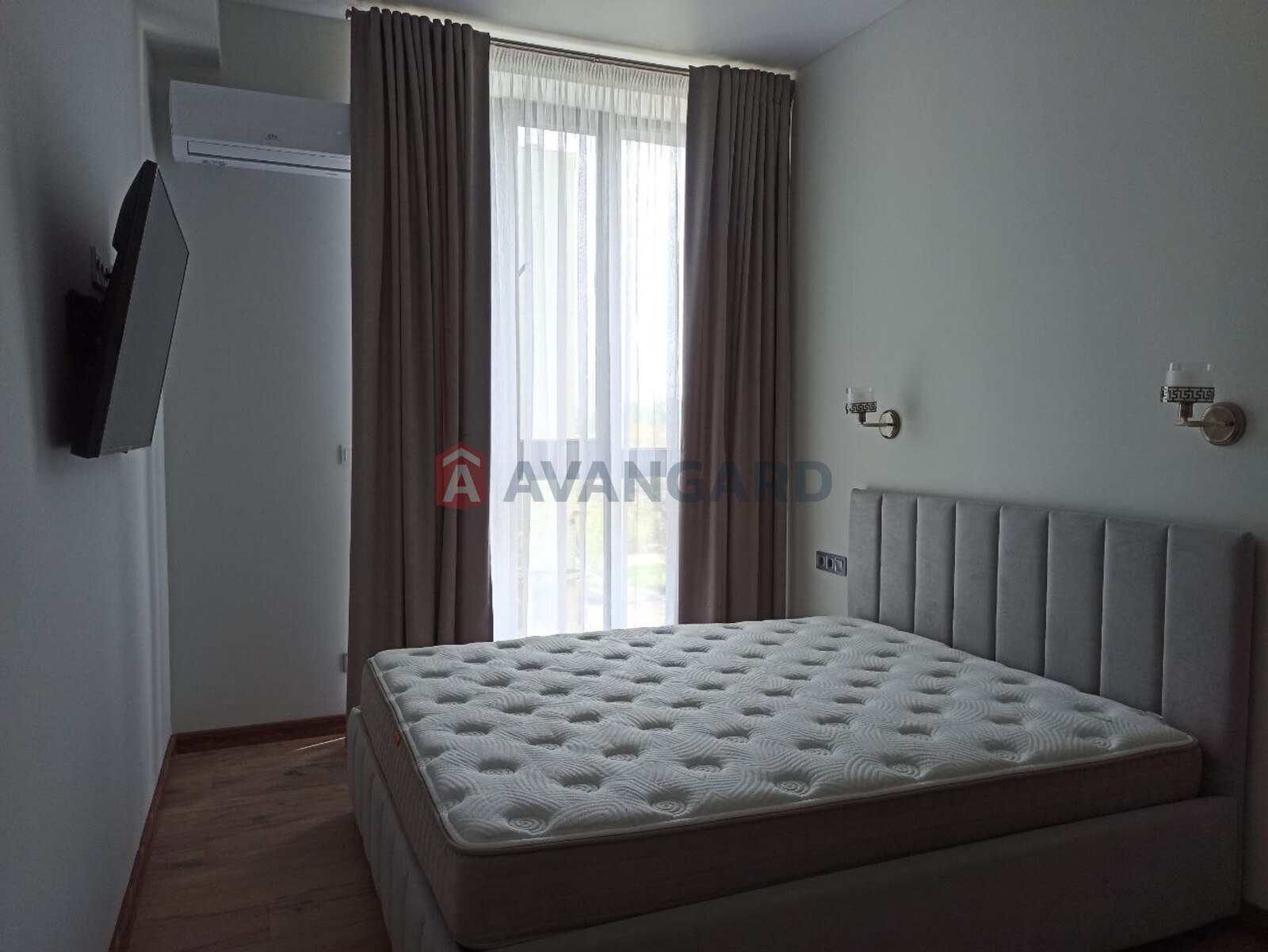 2 ����. ��������, 48.1/33.3/6.4 ��. �., 3/5 ���� ���� 6