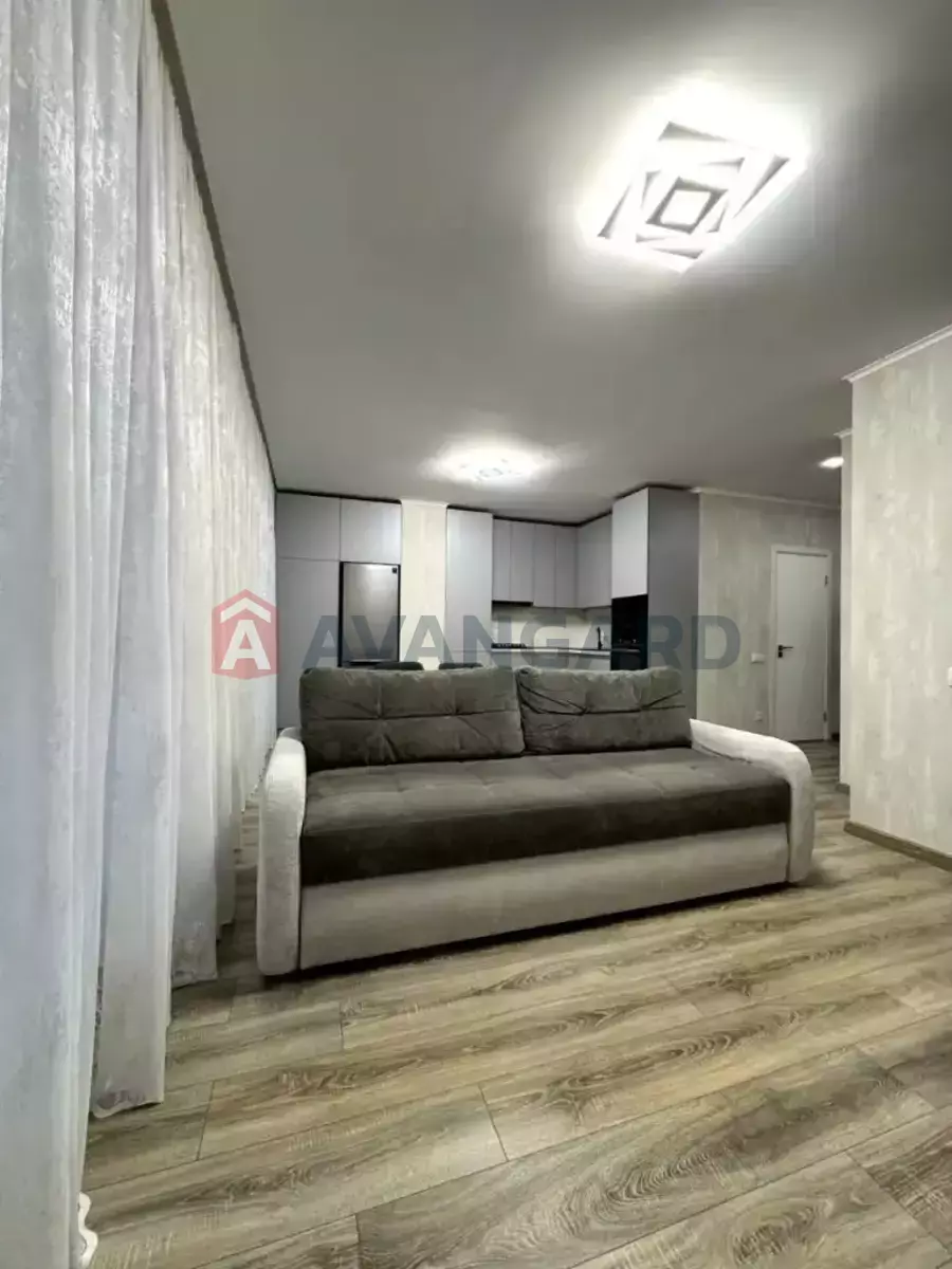 1 ����. ��������, 44/15/20 ��. �., 8/10 ���� ���� 2