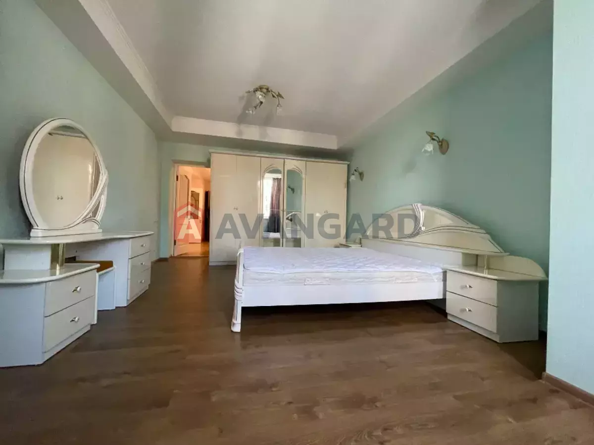 3 ��. ��������, 80/-/- ��. �., 2/10 ������ ���� 6