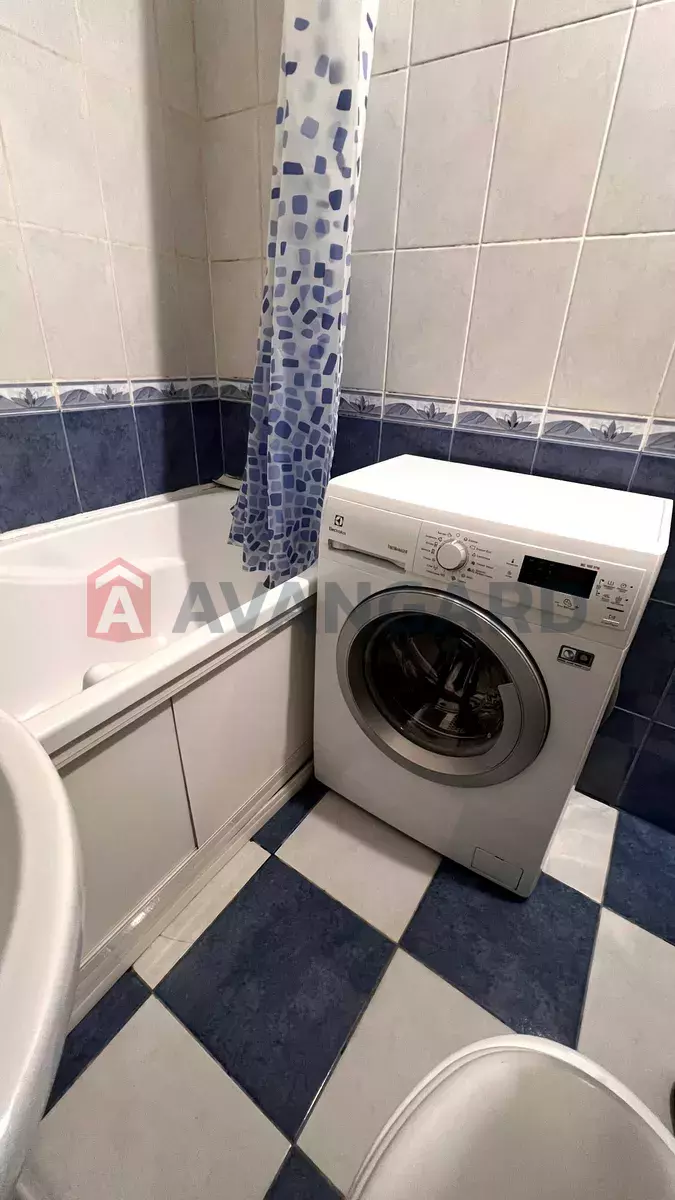 1 ��. ��������, 33/-/7 ��. �., 3/5 ������ ���� 9