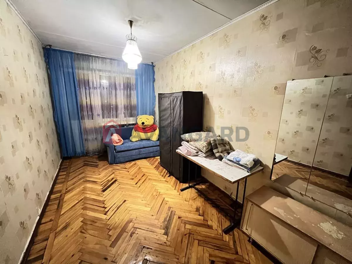 3 ����. ��������, 85/-/7 ��. �., 10/12 ���� ���� 8