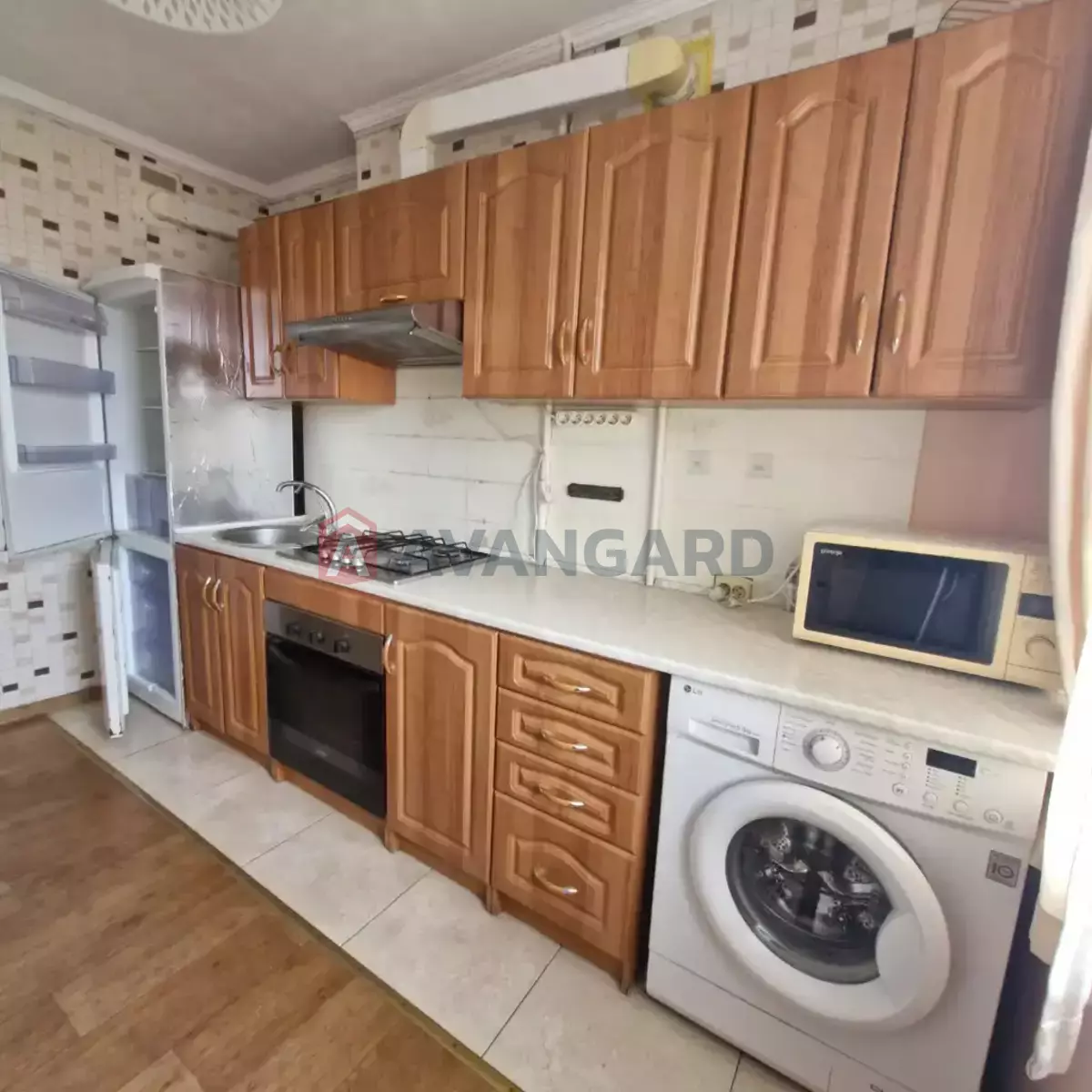 3 ��. ��������, 64/30/8 ��. �., 4/9 ������ ���� 1