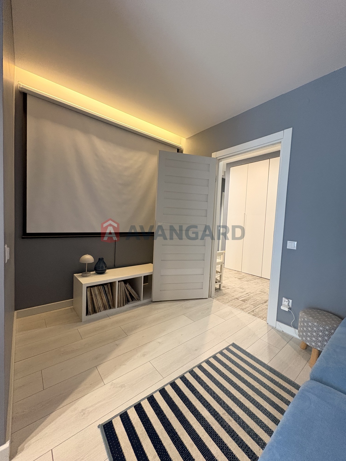 2 ��. ��������, 67/34/18 ��. �., 4/4 ������ ���� 13