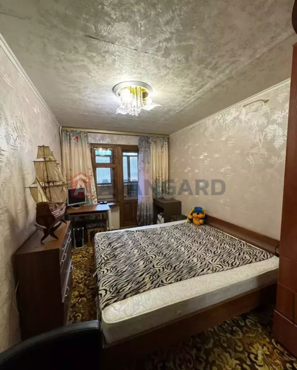 3 ��. ��������, 63/40/8 ��. �., 5/9 ������ ���� 8