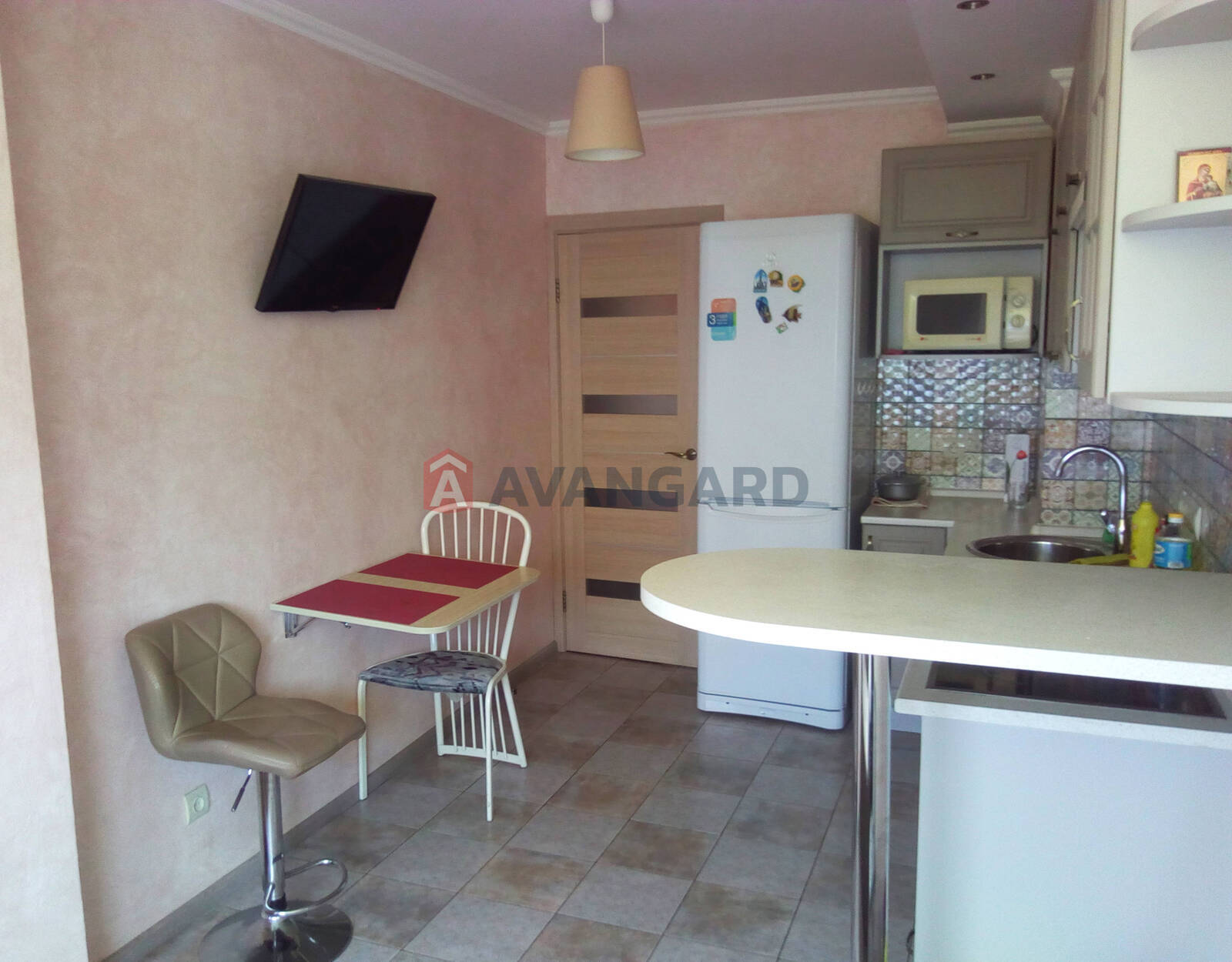 1 ��. ��������, 40/-/8 ��. �., 8/18 ������ ���� 9