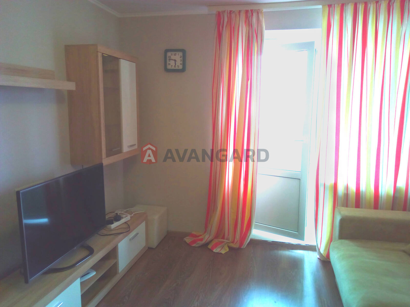 1 ��. ��������, 40/-/8 ��. �., 8/18 ������ ���� 7