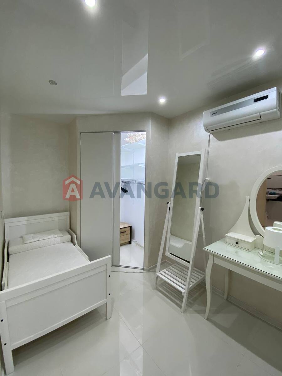 1 ��. ��������, 39/18/8 ��. �., 12/12 ������ ���� 5