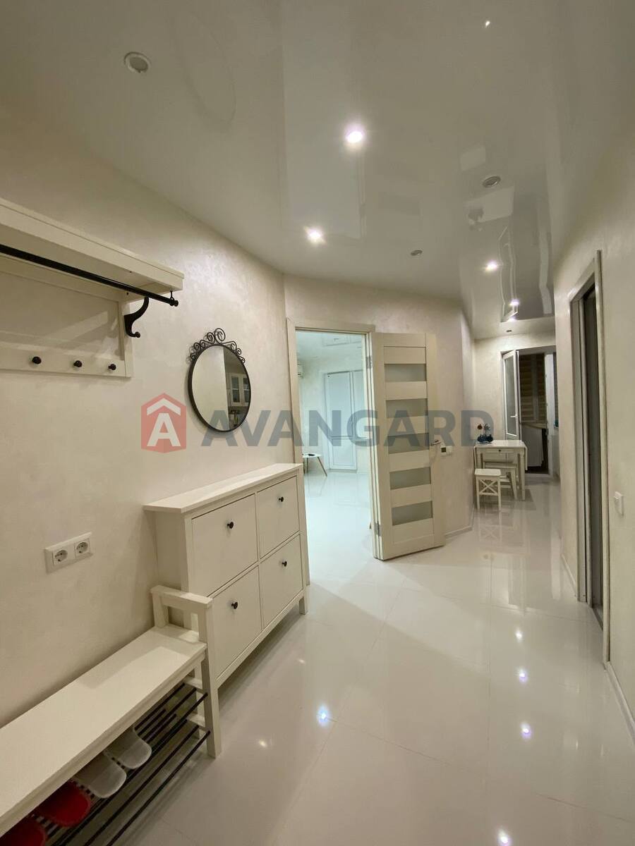 1 ��. ��������, 39/18/8 ��. �., 12/12 ������ ���� 1