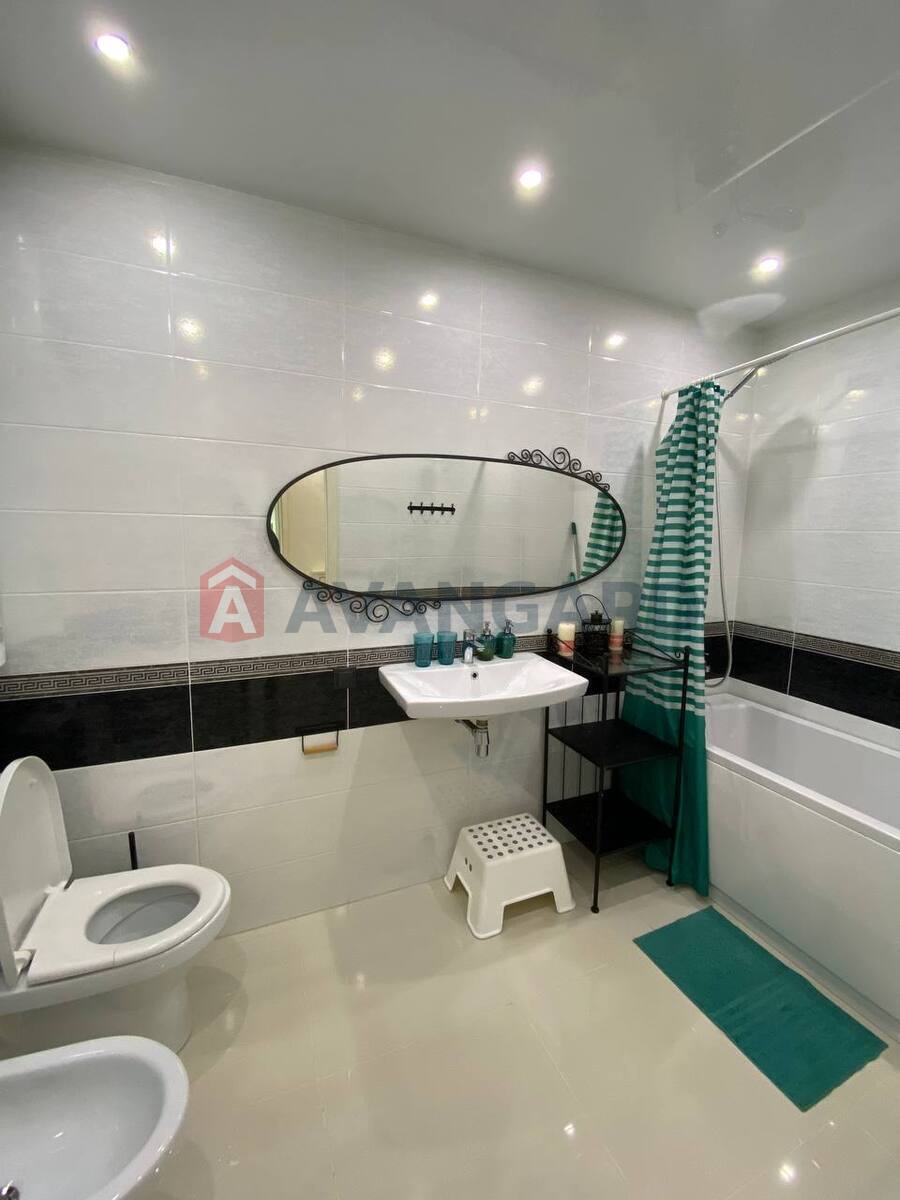 1 ��. ��������, 39/18/8 ��. �., 12/12 ������ ���� 3