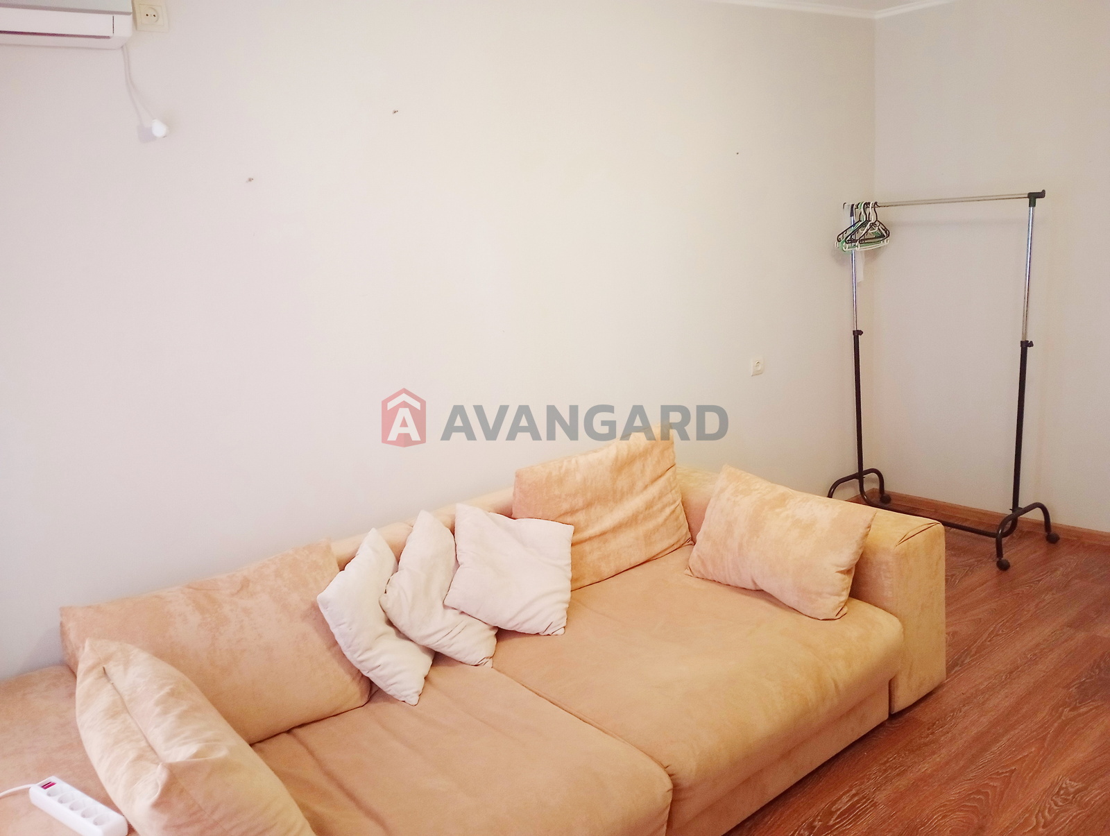 1 ��. ��������, 40/-/8 ��. �., 8/18 ������ ���� 1