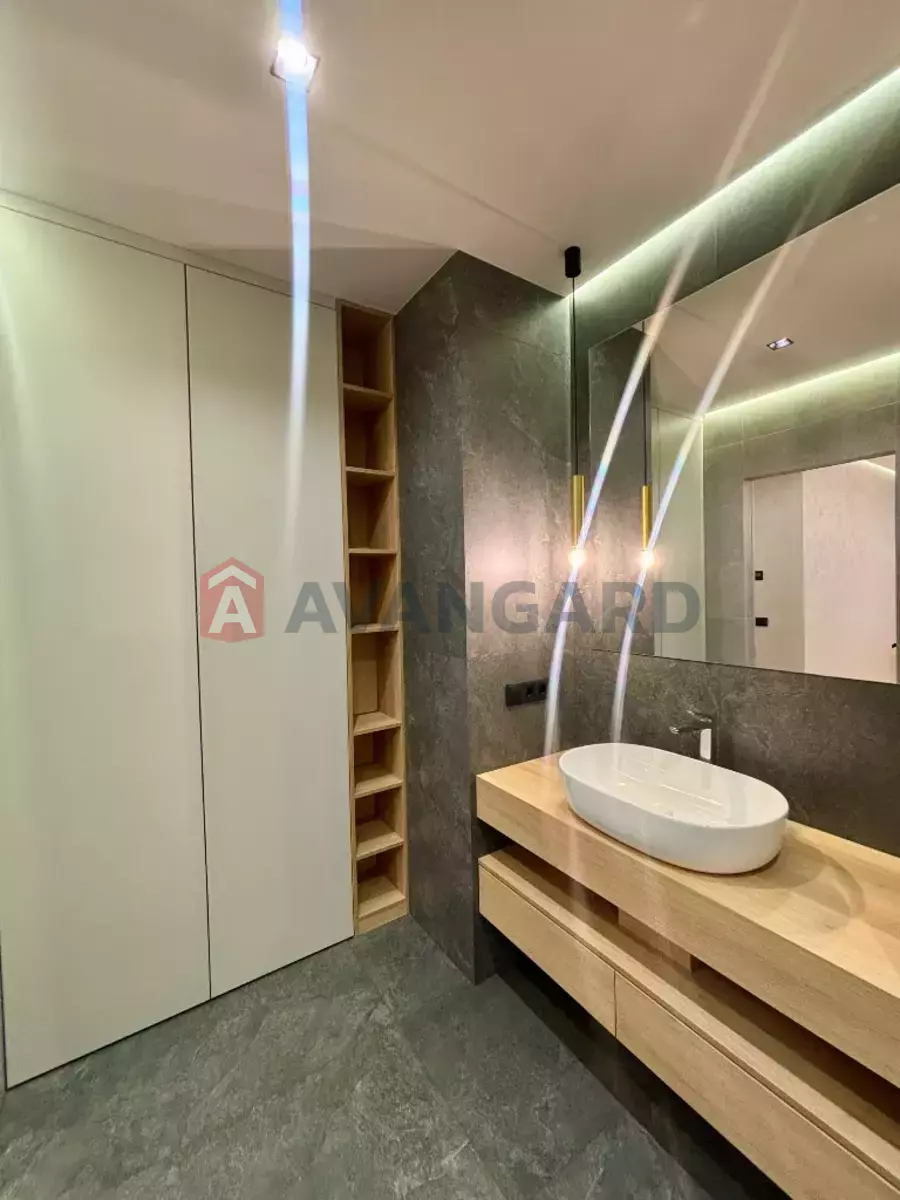 2 ����. ��������, 58/42/16 ��. �., 15/18 ���� ���� 9