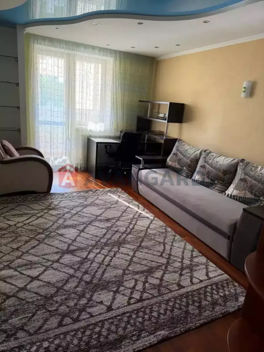 4 ��. ��������, 114/-/38 ��. �., 7/17 ������ ���� 5