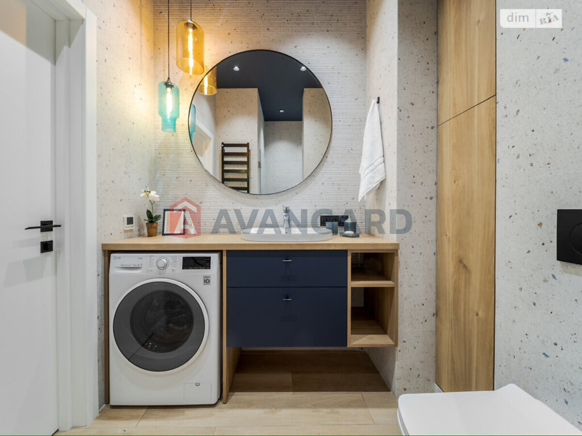 1 ��. ��������, 45/19/5 ��. �., 8/10 ������ ���� 16