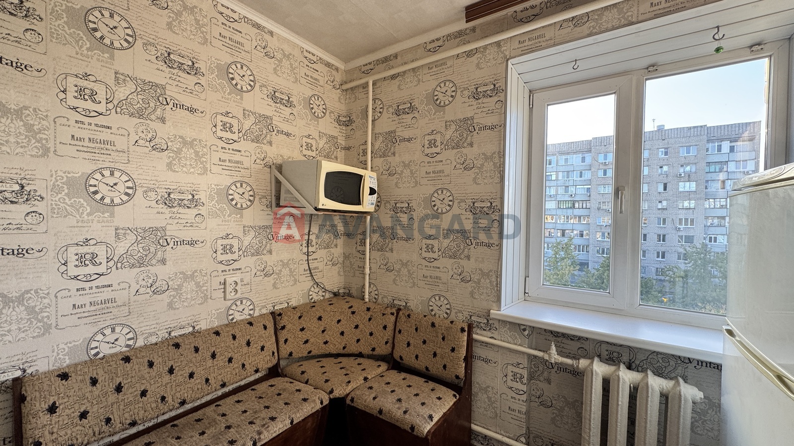 1 ��. ��������, 33/6/18 ��. �., 5/5 ������ ���� 2