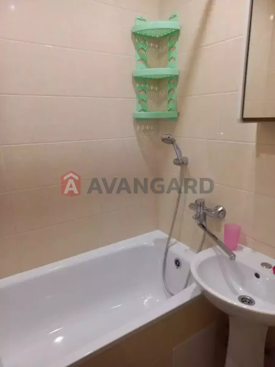 1 ��. ��������, 38/-/6 ��. �., 5/9 ������ ���� 4