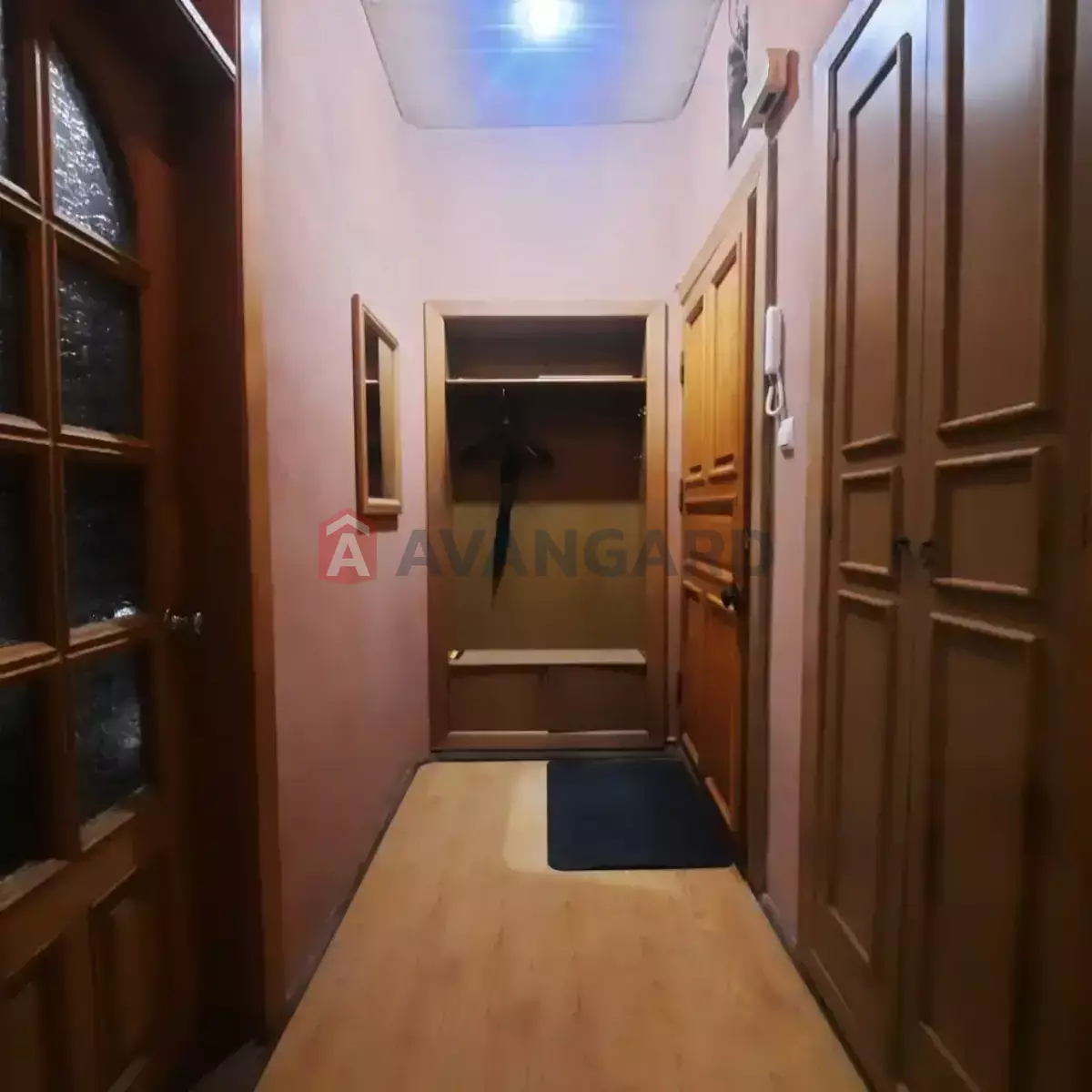 5 ��. ��������, 93/65/8 ��. �., 3/4 ������ ���� 9