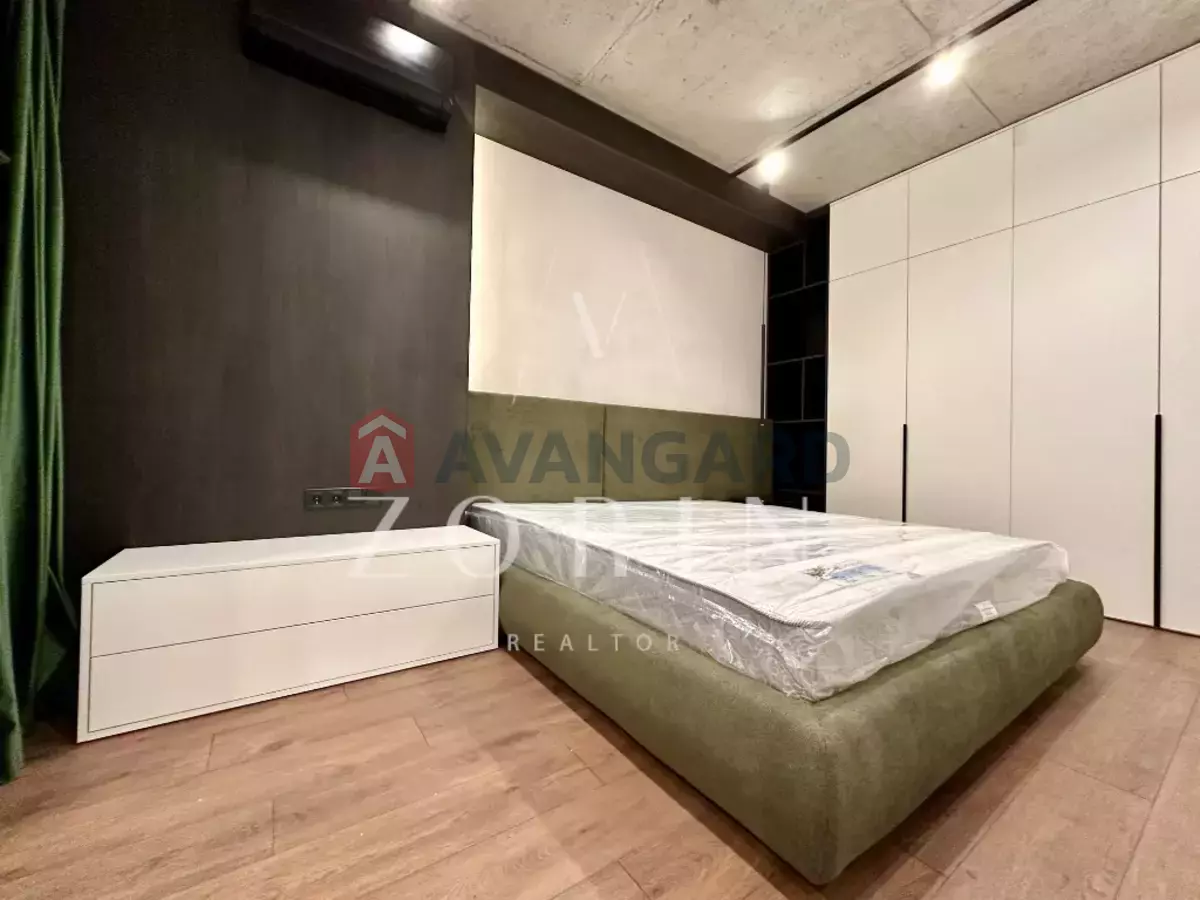 3 ����. ��������, 67/-/19 ��. �., 18/26 ���� ���� 9