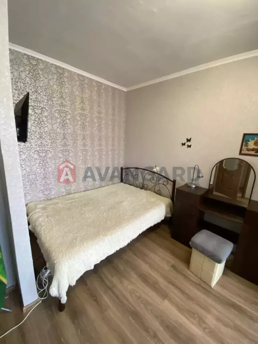 1 ��. ��������, 33/-/- ��. �., 4/5 ������ ���� 11