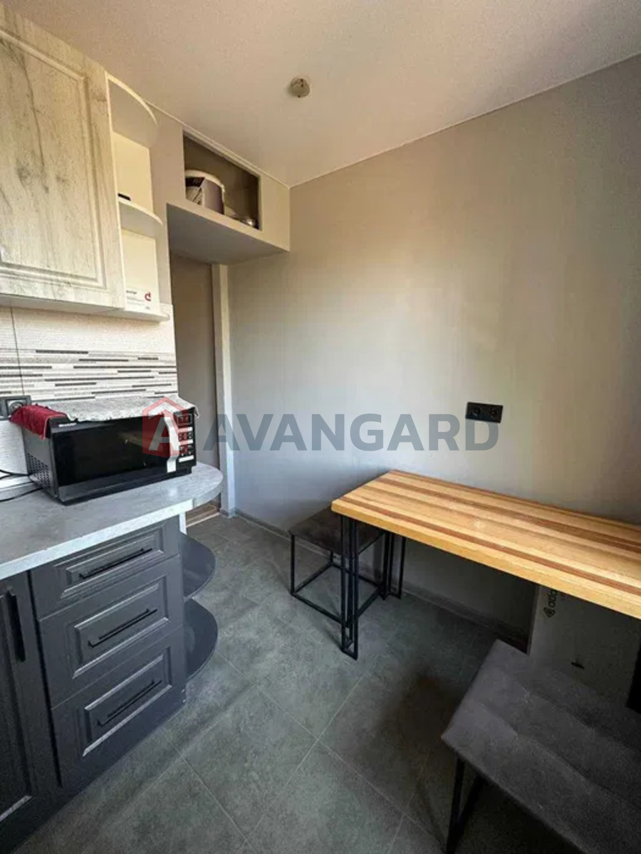 2 ��. ��������, 48/-/7 ��. �., 4/5 ������ ���� 4