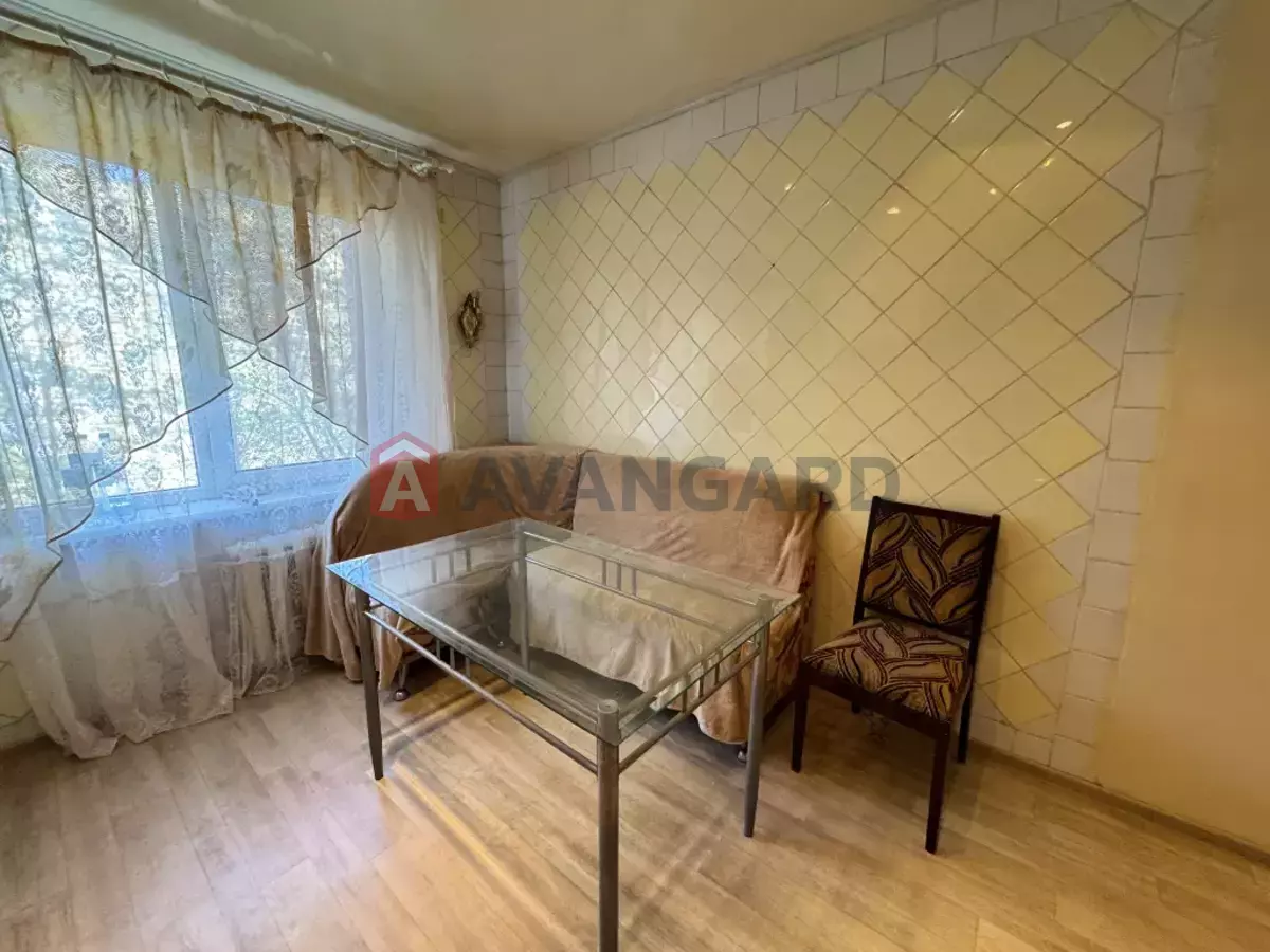 3 ��. ��������, 65/-/- ��. �., 3/9 ������ ���� 4