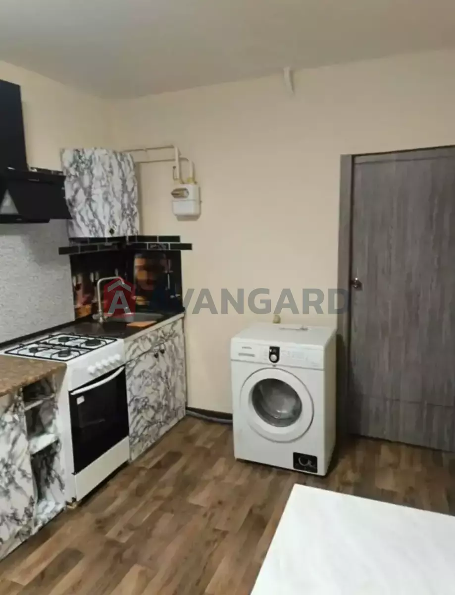 2 ��. ��������, 46/28/8 ��. �., 10/10 ������ ���� 4