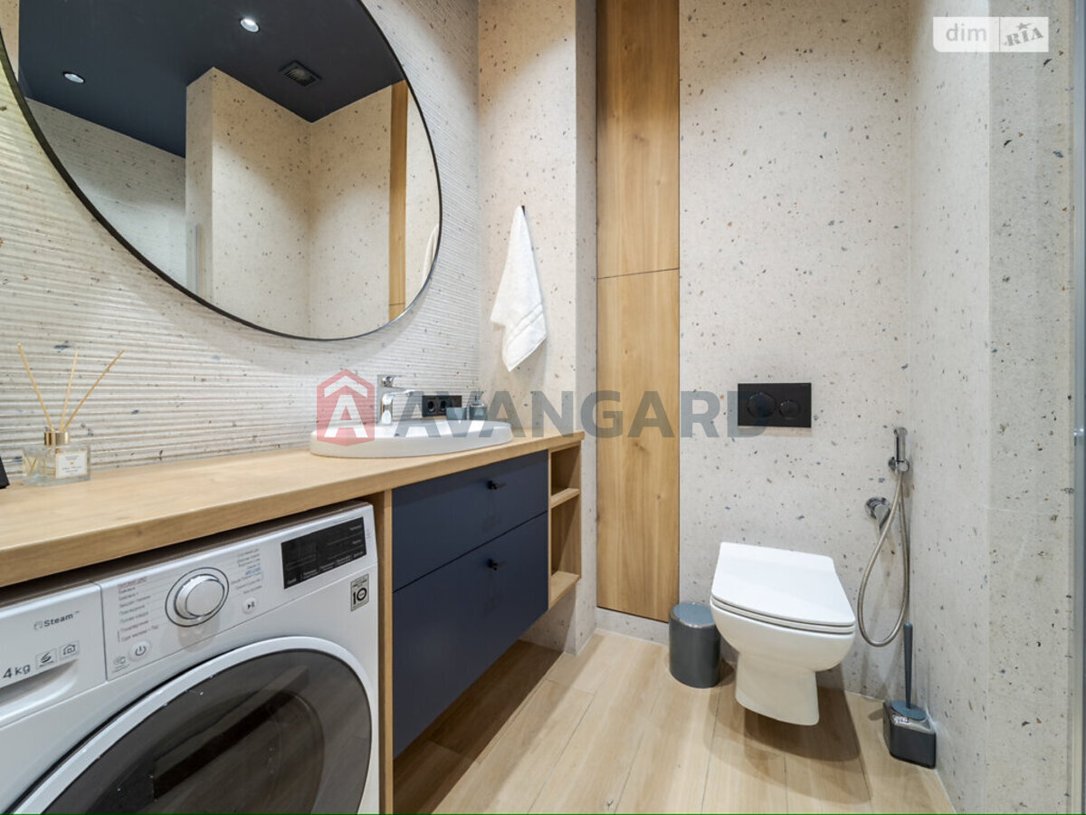 1 ��. ��������, 45/19/5 ��. �., 8/10 ������ ���� 15