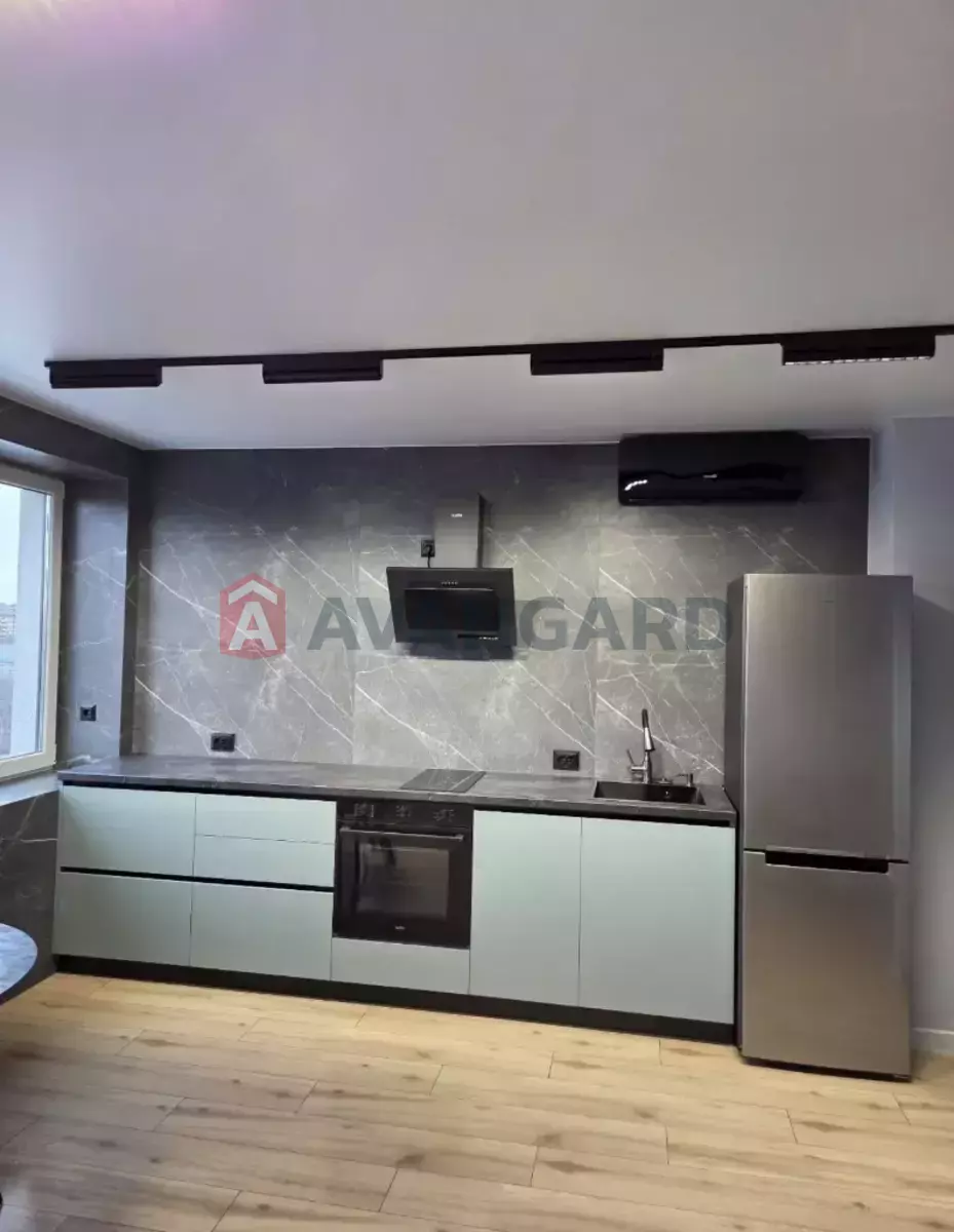 1 ����. ��������, 35/-/- ��. �., 9/10 ���� ���� 2