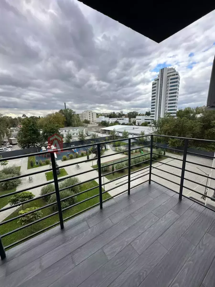 3 ��. ��������, 70/-/- ��. �., 4/10 ������ ���� 12