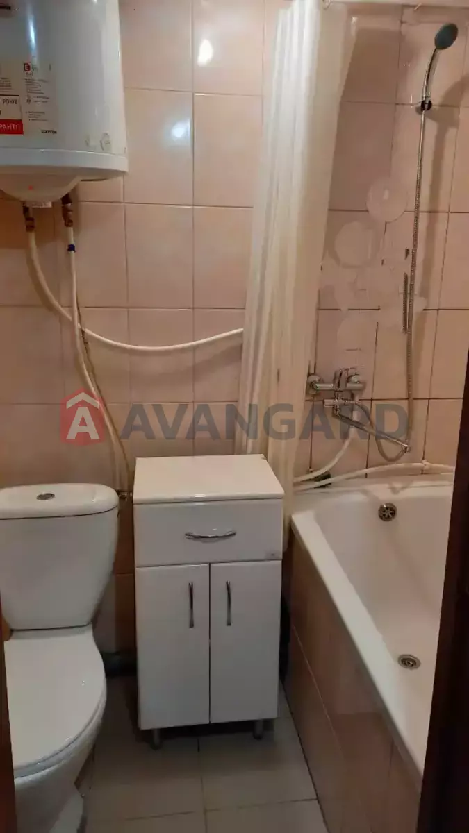 1 ��. ��������, 18/-/- ��. �., 4/10 ������ ���� 3