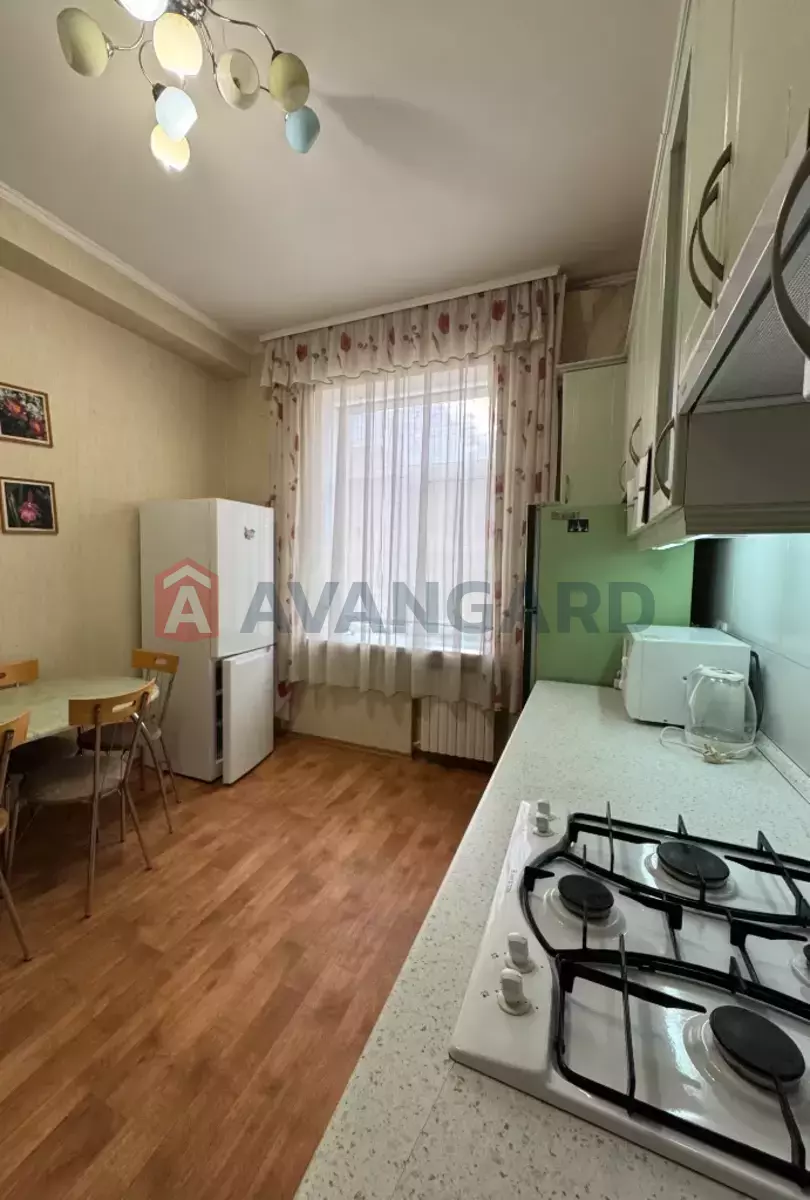 2 ����. ��������, 62/-/10 ��. �., 4/5 ���� ���� 6