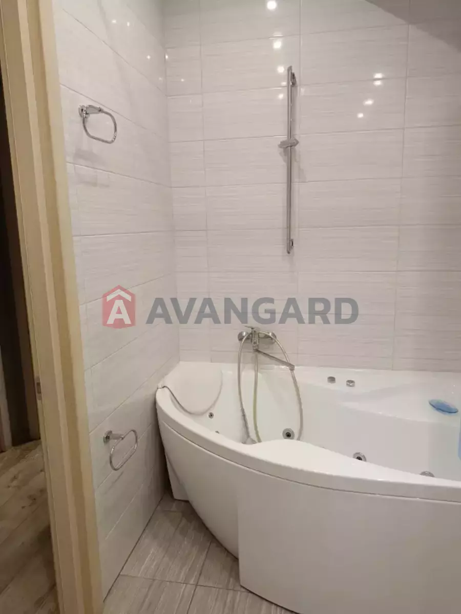 3 ��. ��������, 64/-/- ��. �., 2/5 ������ ���� 8