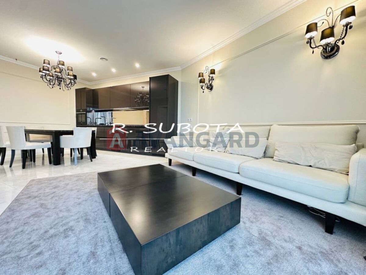 3 ��. ��������, 94/-/- ��. �., 8/22 ������ ���� 9