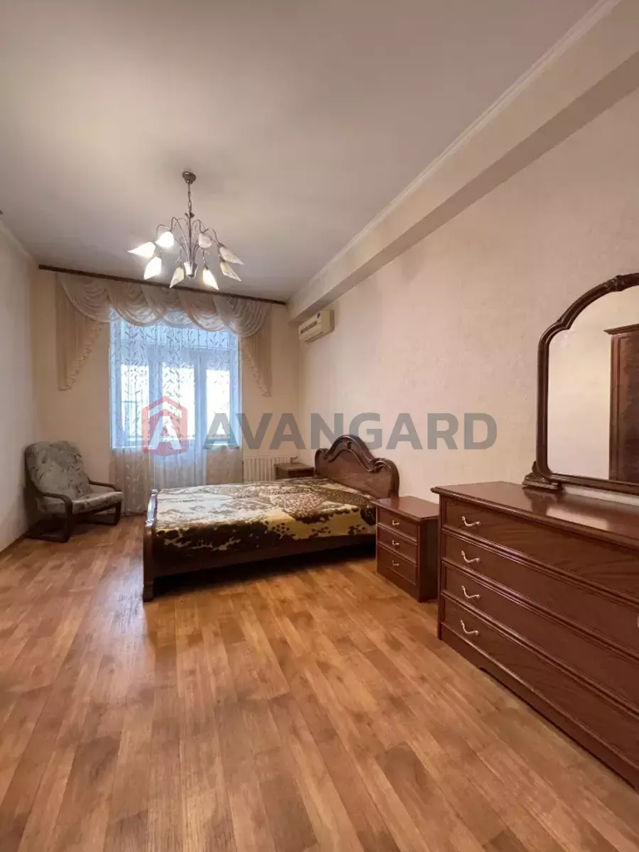 2 ����. ��������, 62/-/10 ��. �., 4/5 ���� ���� 5