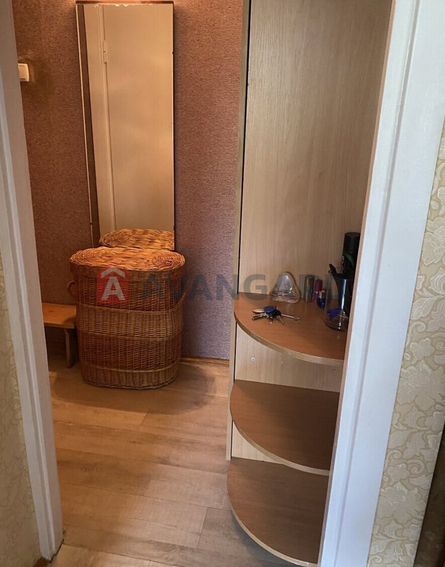 2 ��. ��������, 44/-/6 ��. �., 4/5 ������ ���� 3