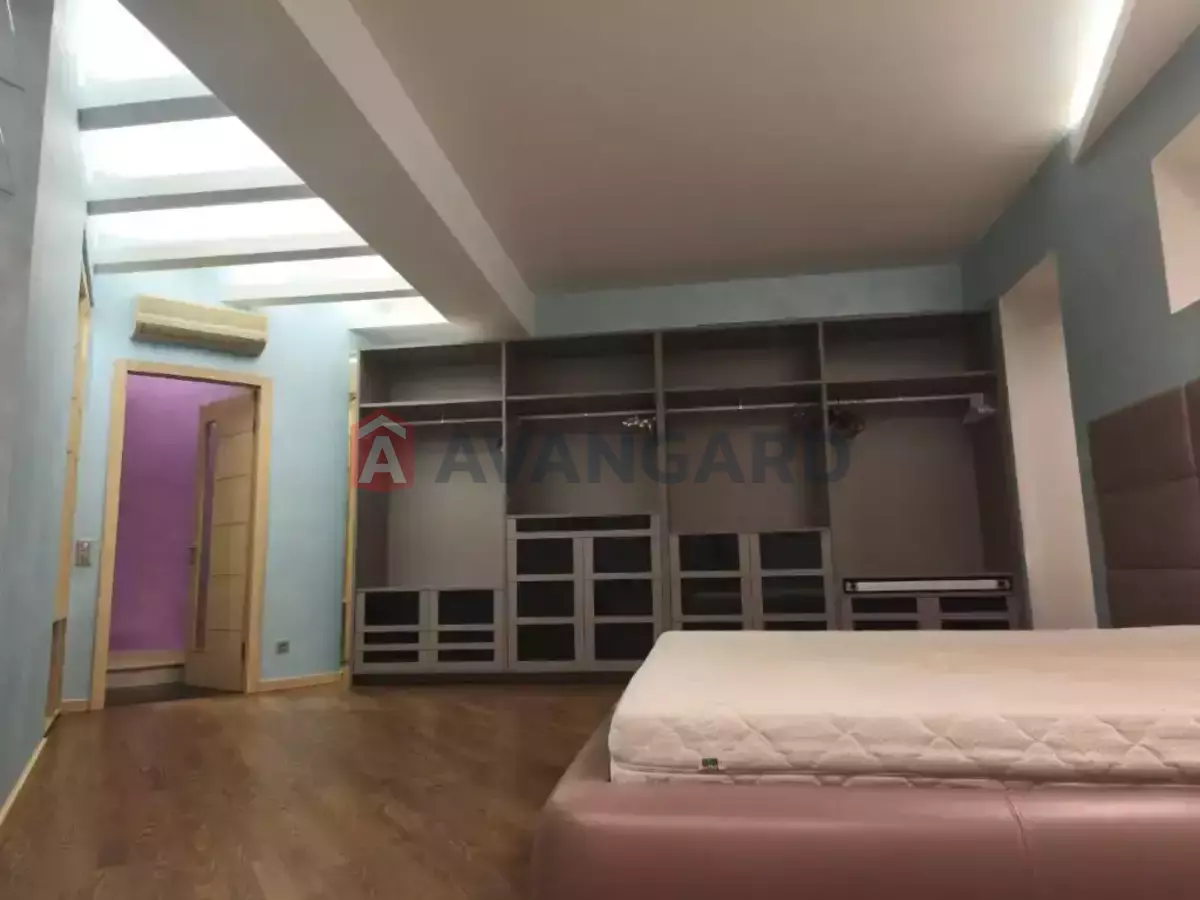 4 ��. ��������, 240/140/25 ��. �., 6/13 ������ ���� 11